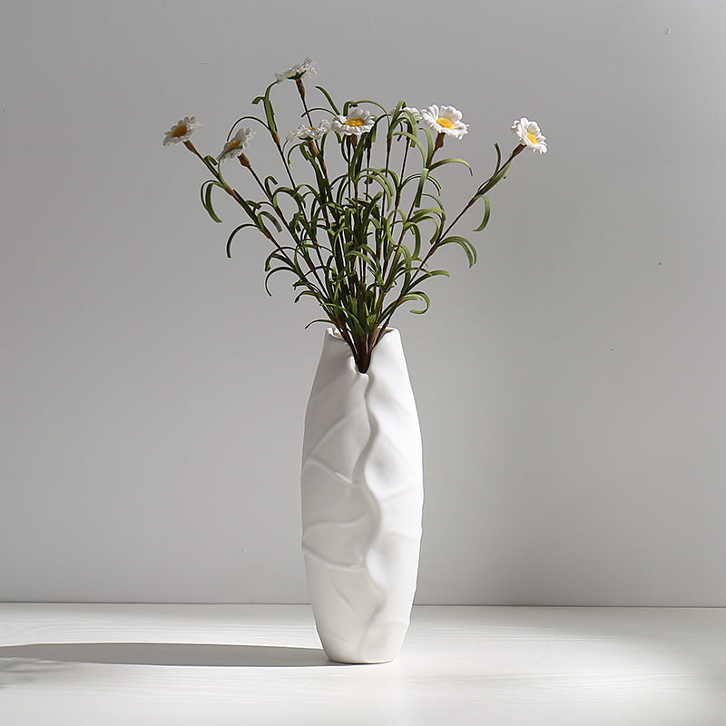 Fresh and Modern White Ceramic Vase for Home Decoration