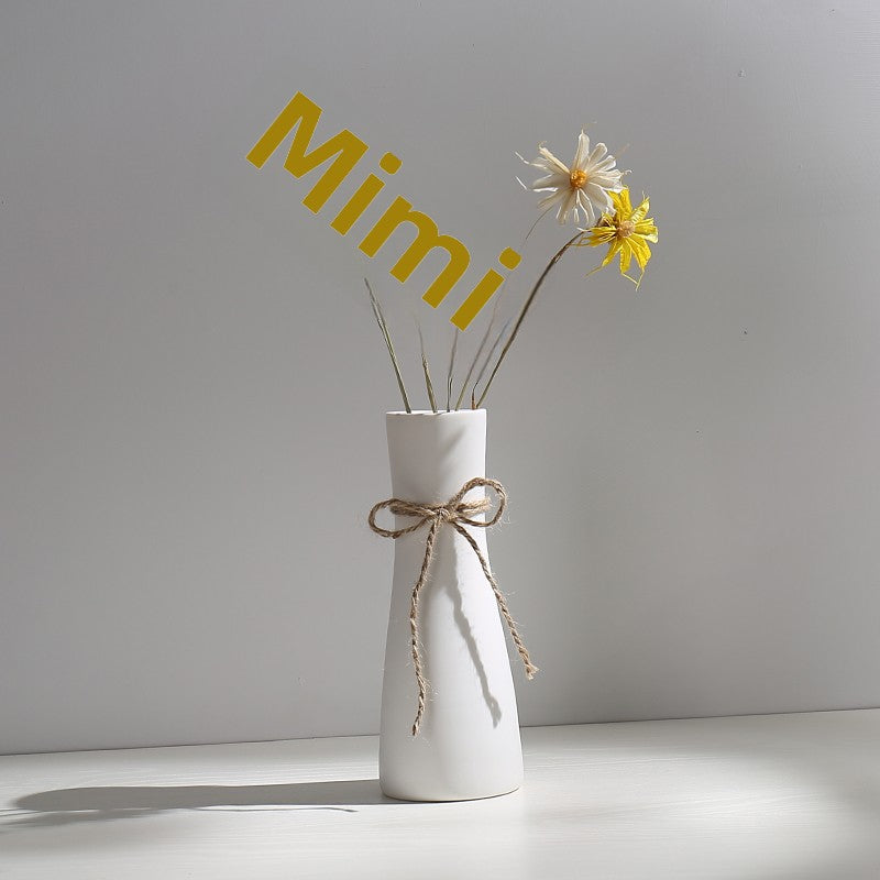 Fresh and Modern White Ceramic Vase for Home Decoration